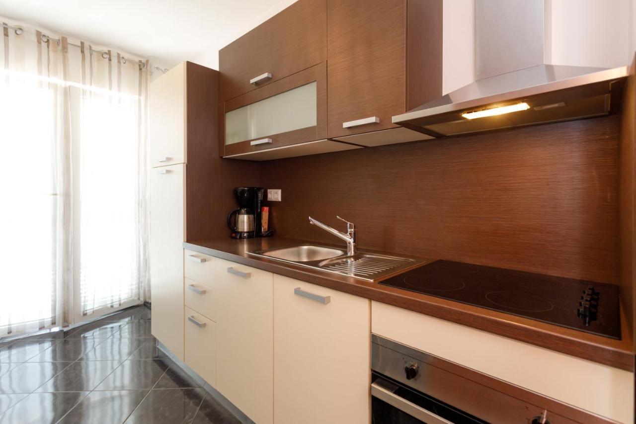 Apartments Lacic Krk Town Exterior foto